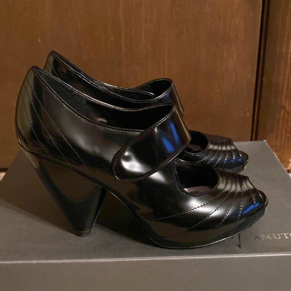 Vince Camuto Heels - Picture 3 of 4